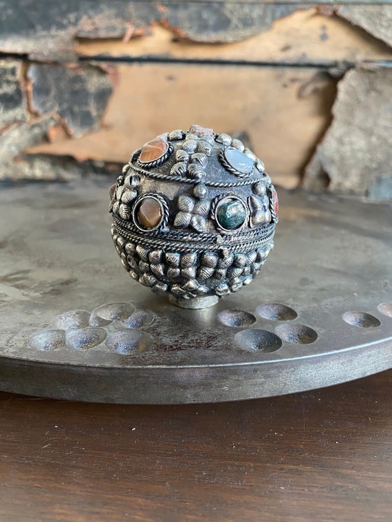 Vintage Tibetan Tiny Round Gemstone Trinket/Ring … - image 4