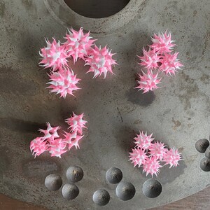 5 piezas. Cuentas de silicona con púas, cuentas de silicona rosas/blancas, Y2K, nostalgia de los 90, fabricación de joyas, suministros para joyería, (1-PW)