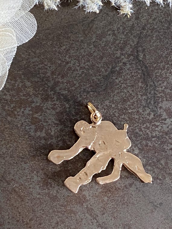 14K Hockey Player Charm, Solid Gold Hockey Pendant, Ice Hockey Charm, Sports Jewelry, Athlete Pendant(JPJ-160) View 3