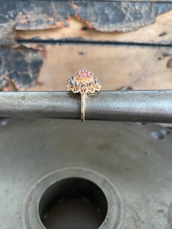 Vintage 14kt Gold Cluster Ring w/Sapphires and Ru… - image 9