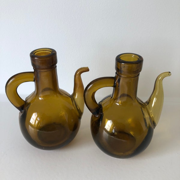 Vintage amber glass oil and vinegar dispenser lovely condition (no stoppers)