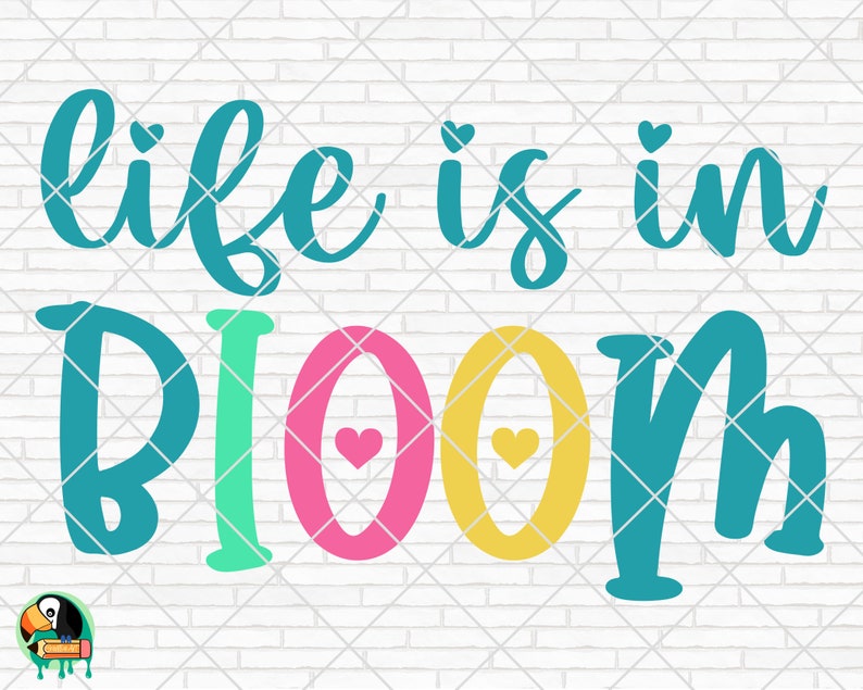 以下が含まれることがあります： ターコイズ、グリーン、ピンク、イエロー、ターコイズのカラーパレットで「life is in BLOOM」というテキストが書かれたカラフルなグラフィックデザイン。文字はスタイリッシュで、遊び心のある雰囲気です。