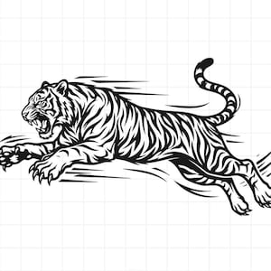Puede incluir: Una ilustración gráfica en blanco y negro de un tigre en una pose de salto dinámica. El tigre se muestra con la boca abierta, mostrando los dientes y las garras extendidas. Líneas de movimiento horizontales rodean el cuerpo para transmitir velocidad.