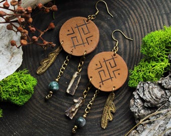 Boucles d'oreilles païennes en cuir, bijoux faits main, accessoires de druide elfique, boucles d'oreilles de fée, bibelots de sorcière féerique de la forêt, bijoux de sorcière verte