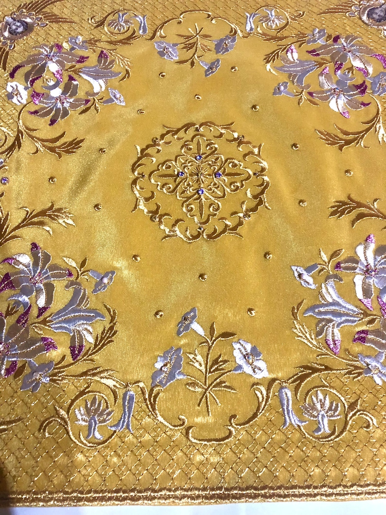 White Lilies Floral & Angels Pattern Altar Cloth, Gold Brocade Table ...