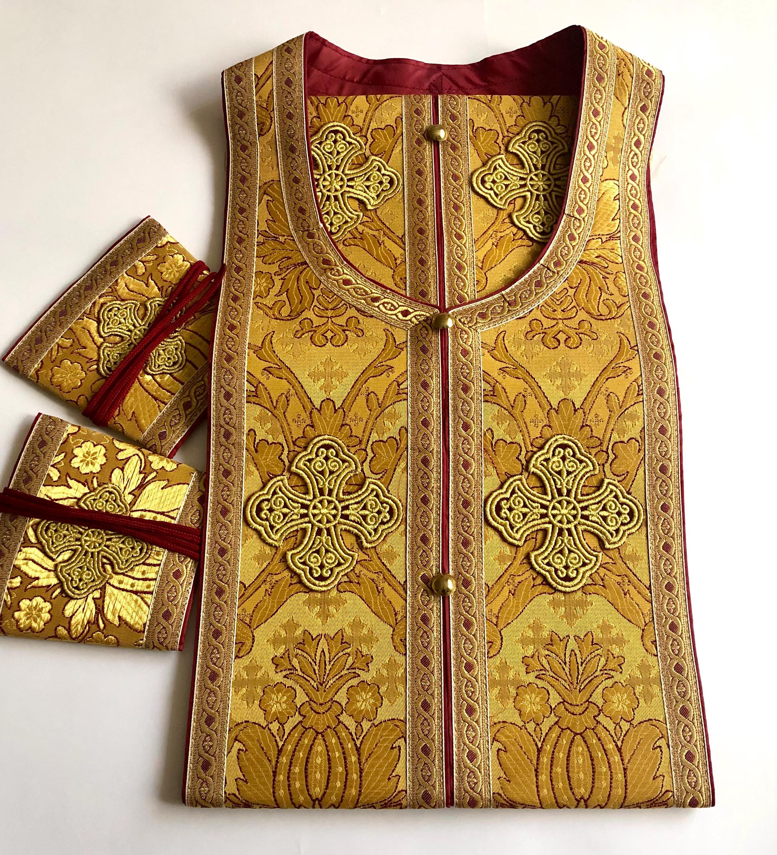 Priest's Yellow Gold Holy Communion Set Crafted With Brocade, Greek ...