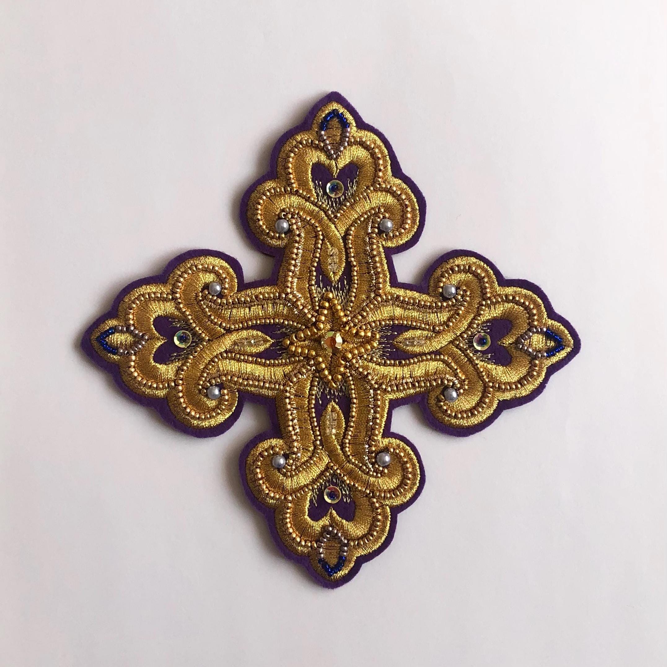 シードビーズ、真珠、金糸で手刺繍された十字架のパッチ、イコン