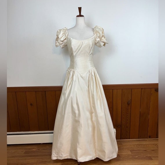Stunning Vintage 1980s Van Lear Silk Wedding Gown! - image 2