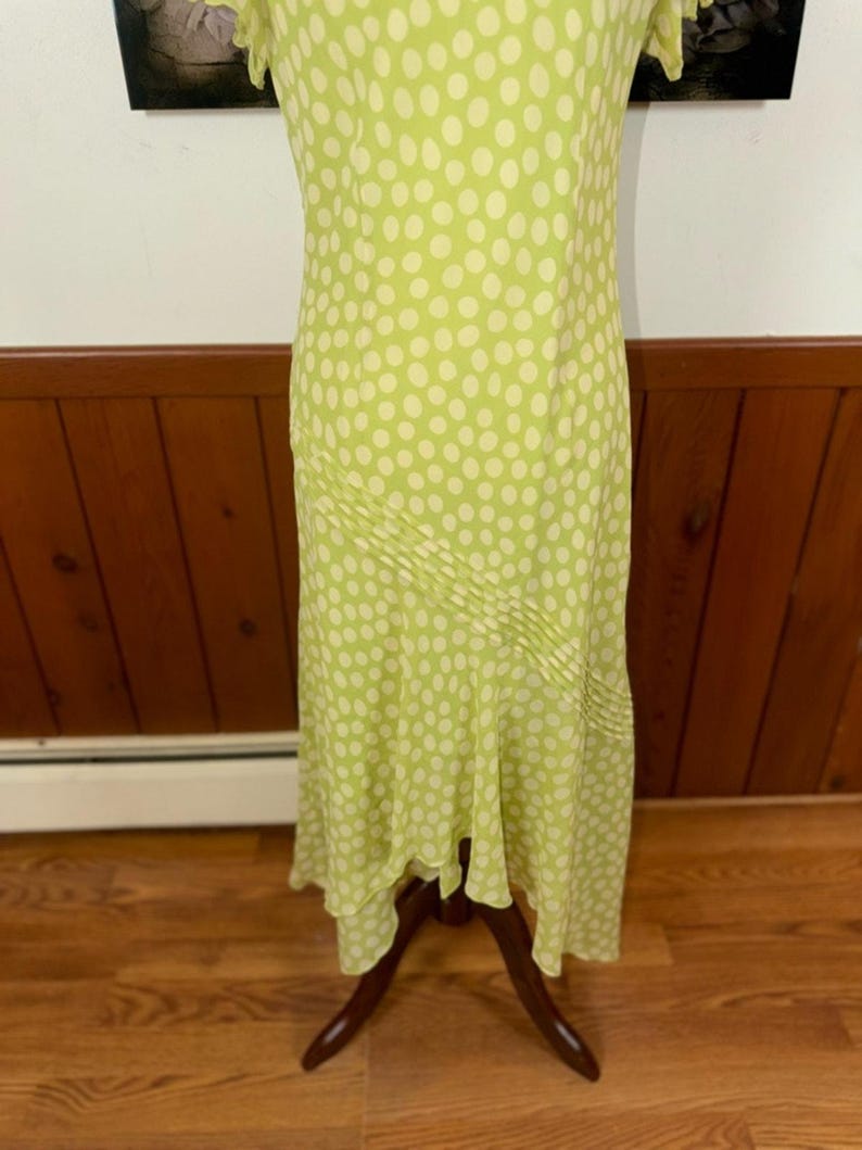 Hübsches Vintage 90er Jahre Adrianna Pall Seidengrünes Polka Dot Asymmetrisches Kleid Bild 8