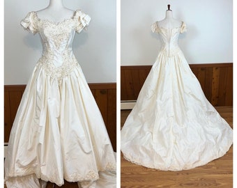 Gorgeous Vintage 1980s/90s Alfred Angelo Wedding Gown!