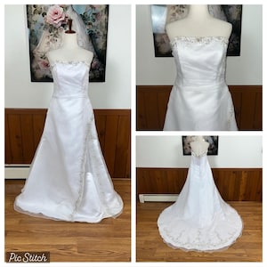 Elegantes neues Vintages weißes trägerloses Organza Brautkleid!