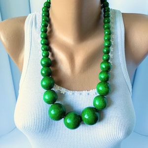 Wooden Big bold necklace,Green big chunky necklace,Large bead necklace,Simple wood necklace,Bold necklace,Wood bead necklace,Chunky necklace