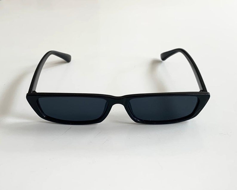 Vintage Frame Cat Eye Sunglasses Black Lens Retro Narrow Hip Hop Fashion Wide 90s Clear Rapper Party Gold Mens Womens Unisex Rounded