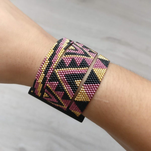 Cuff Bracelet, Miyuki Beads, Indian Pattern, Black Magenta and Gold Mosaics, Modern, Peyote Weaving - Black Hiilos Clasp 45mm