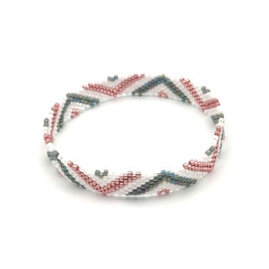 Miyuki Bracelet &quot;Bangle Fin&quot; - White, Pink & Grey - Minimalist and Ethical Jewelry