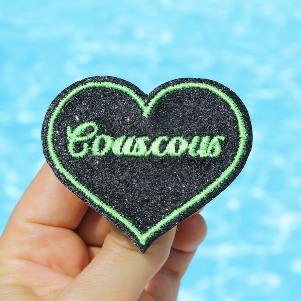 Broche Couscous cœur tissu paillettes noir broderie fil couleur vert citron fluo badge mignon drôle message brodé en français made in France