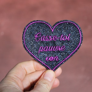 Heart-shaped brooch fabric sequins black violets blue embroidery purple thread message strong insolent humor Break you poor con