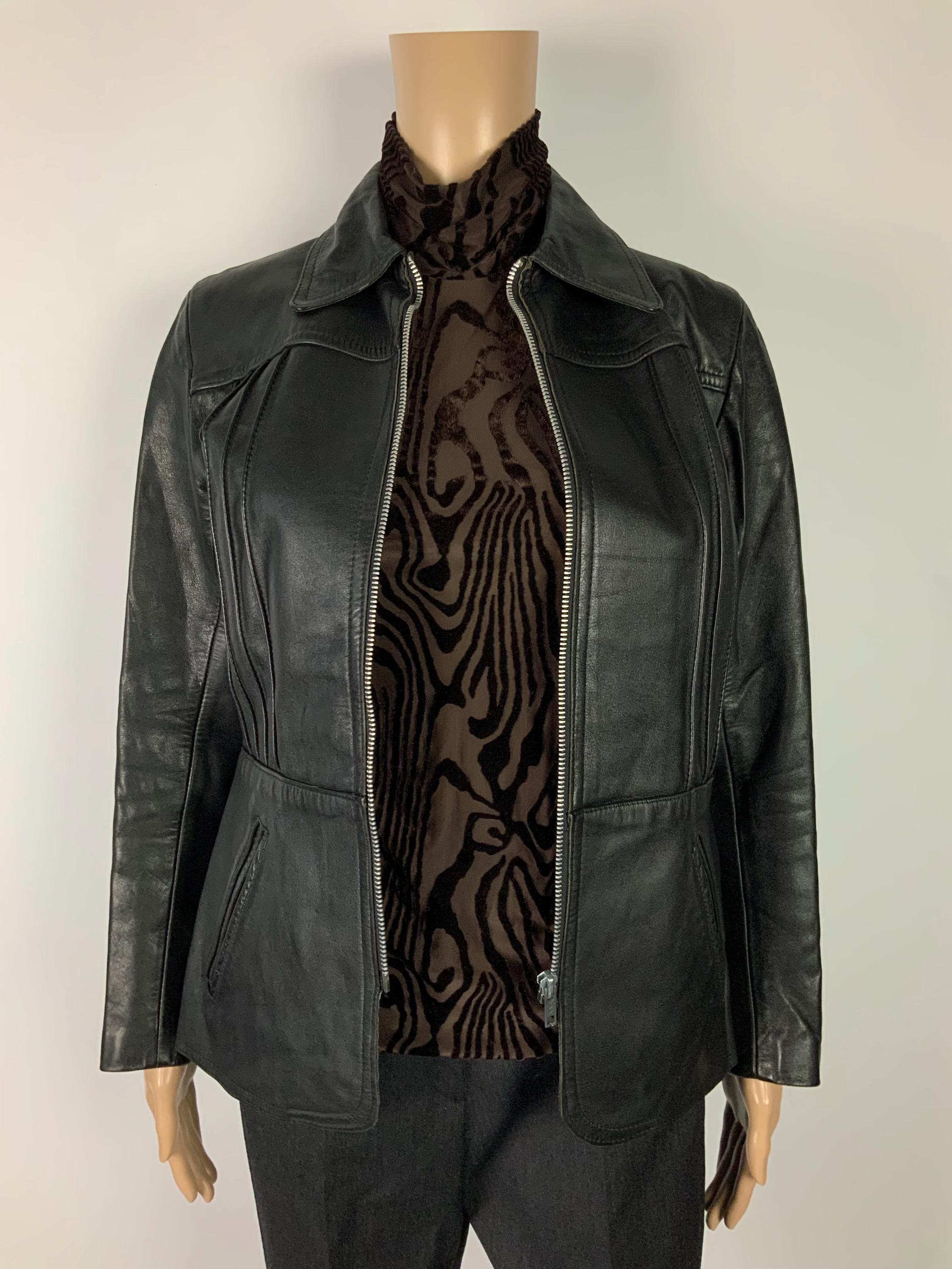 Vintage 1970's Black Leather Motorbike Jacket / Chic Fitted