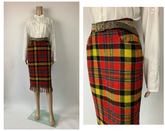 VALENTINO 1980's Vintage Plaid Wool Fringe Trim Skirt Tartan Knit Size S