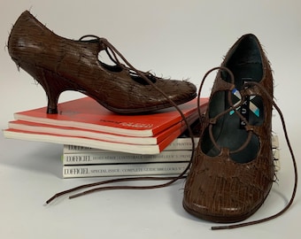 MUXART Vintage Distressed Brown Leather Pumps / Contemporary Quirky Cyberpunk Shoes