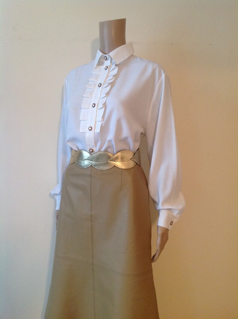 1990/'s Off White Pleated Front Blouse Button Up Cottagecore Shirt Tuxedo Secretary Suit Office Classic Elegant Jabot Collar Romantic Top