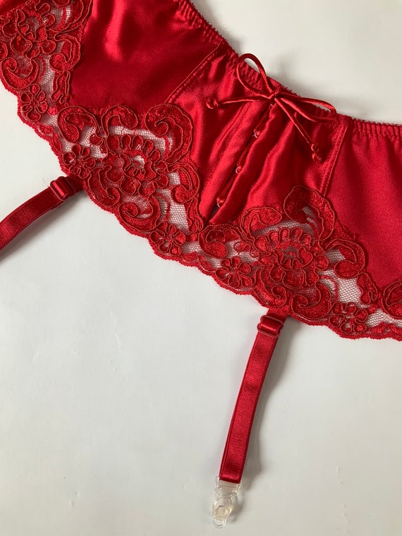 CHRISTIAN DIOR Vintage Red Garter Belt Elegant Floral… Gem