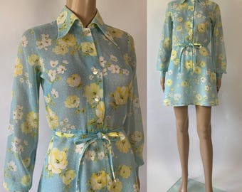Jaren 60 werkelijk prachtige blauwe pastelkleurige bloemen zomerjurk / vintage korte mod-shirtjurk