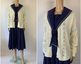 Vintage Weißer Cardigan mit Blumenstickerei, süßer Cottagecore-Pullover, Größe S - M