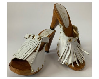 Vintage 1970's Wooden Open Toe Mules Bohemian White Leather Tassel Platform Clogs Size EU 37 UK 4 US 6,5-7