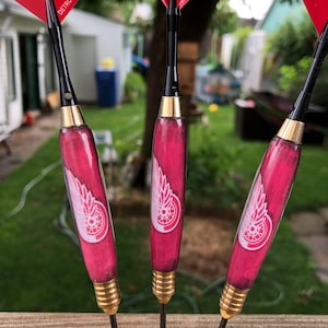 Detroit red wings dart set