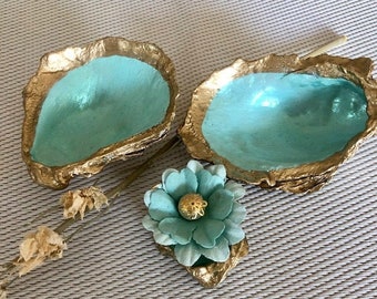 Garden Party,Bring the Outdoors to Life,Set of 2 Oyster Shells Handpainted in Blue/&Pearl Sheen,Decoupage Scenery,BathHome Accent,Ring Dish