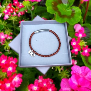 Pulsera de cuero Pulsera de un solo bucle Pulsera de cuero simple Pulsera con iniciales para niños Pulsera con iniciales para nietos Pulsera de cuero simple Recuerdo