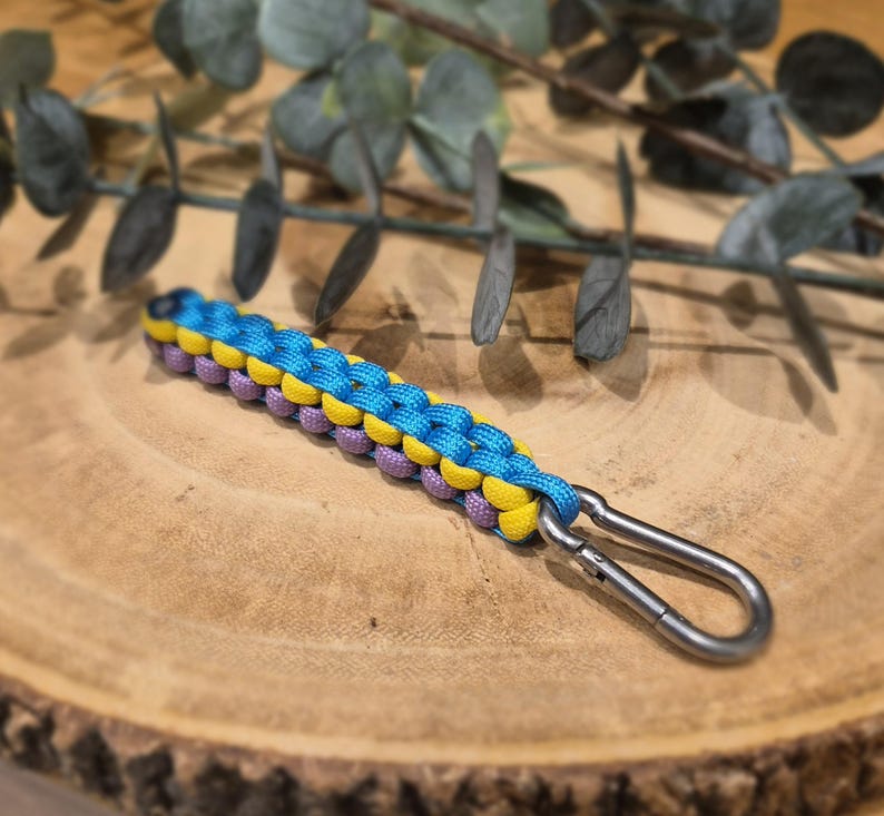 Paracord Keyring Custom Tricolour Box Knot Keychain Football Colours ...