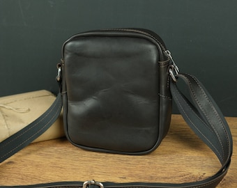 Personalized bag, mens shoulder bag, Gift for him, Leather crossbody, leather mens bag, Compact bag men, Leather bag for men, free initials