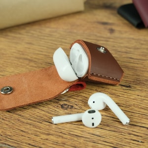 Custodia in pelle per AirPods 1 e AirPods 2, Custodia in pelle per AirPods, Custodia incisa per AirPods, Supporto per AirPods, Piccoli regali personalizzati