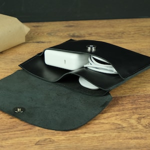 Organizzatore per cavi in pelle, Organizzatore per cavi personalizzato, Organizzatore per dispositivi tecnologici da viaggio, Regalo per il terzo anniversario, Organizzatore da viaggio in pelle per caricabatterie
