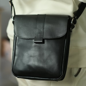 Sac à bandoulière personnalisé / Cadeau pour lui / Sac à bandoulière en cuir pour homme / Sac à bandoulière en cuir / Sac à main pour homme avec rabat / À porter au quotidien