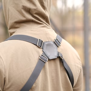 Bolso bandolera de cuero personalizado / Funda de cuero para teléfono / Arnés doble con tirantes / Bolso unisex para teléfono / Regalo de Navidad