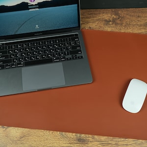 Personalized Large leather desk pad 24 inch wide / Handmade leather table mat / leather desk pad / Leather desk mat / Embossed leather mat