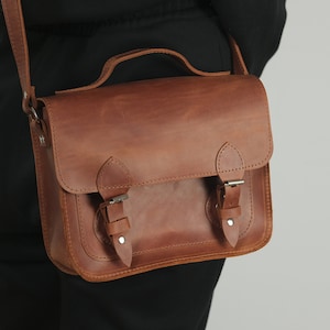 Cartable en cuir personnalisé / Sac à bandoulière en cuir monogrammé / Sac à bandoulière en cuir / Cadeau de Noël personnalisé en cuir pour elle