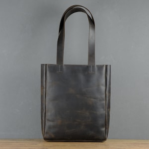 Bolso de mano de cuero hecho a mano para mujer, personalizado, de plena flor, con cierre de cremallera, diseño vintage y grabado personalizado de regalo.