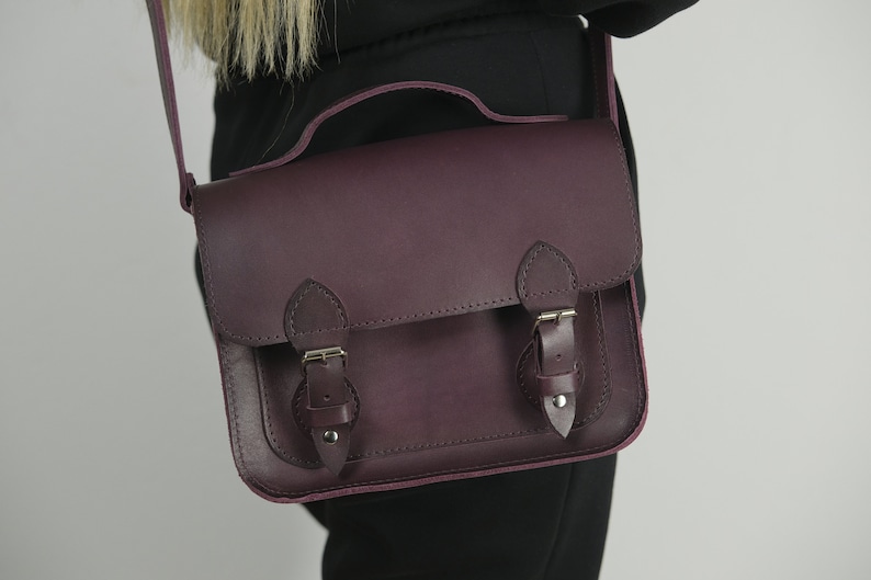 Gepersonaliseerde lederen schoudertas / Crossbody leren tas / leren tas / leren tas dames / kerstcadeau voor haar / leren tas afbeelding 7