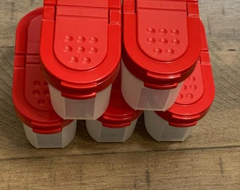 Tupperware Modular Mates Spice Container Red  1843  Set Of 5 Small Stackable Seasoning Storage 1/2 Cup