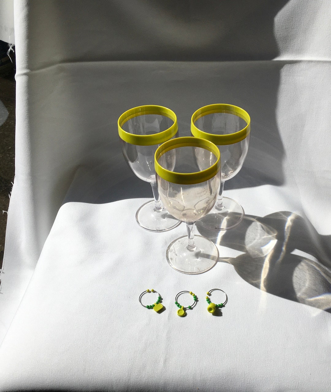 Tupperware Chic Dining Stemware Wine Acrylic Glasses 6843 With Charms