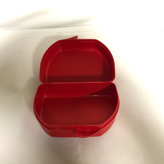 Tupperware Red Snack Box Lunch Box Sandwich Container Snap Hinged Lid European German Tupperware Travel Daycare School Lunch Container 2594 