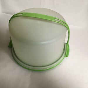 Tupperware Harvest Gold Round Cake Carrier With Handle 11 – Shop Thrift  World