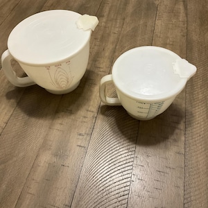 Tupperware  Mix-N-Stor 4 Cup (1 QT)  Or 8 Cup ( 2 QT) Measuring Pitcher 1288  1289 500 Flip Top Spout Batter Bowls Embossed  You Pick