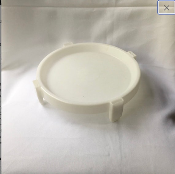 Tupperware Vintage Cake Taker 11 Round Extra Large storage container
