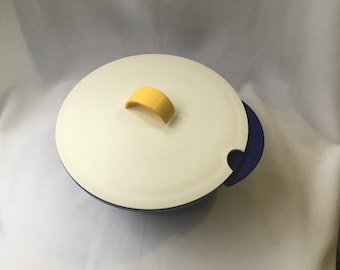 TUPPERWARE Microwave Insulated Stew Soup Tureen Bowl #4045A & Vented Lid #4046A 90s Tupperware Blue White 8 Cup 2 Litre