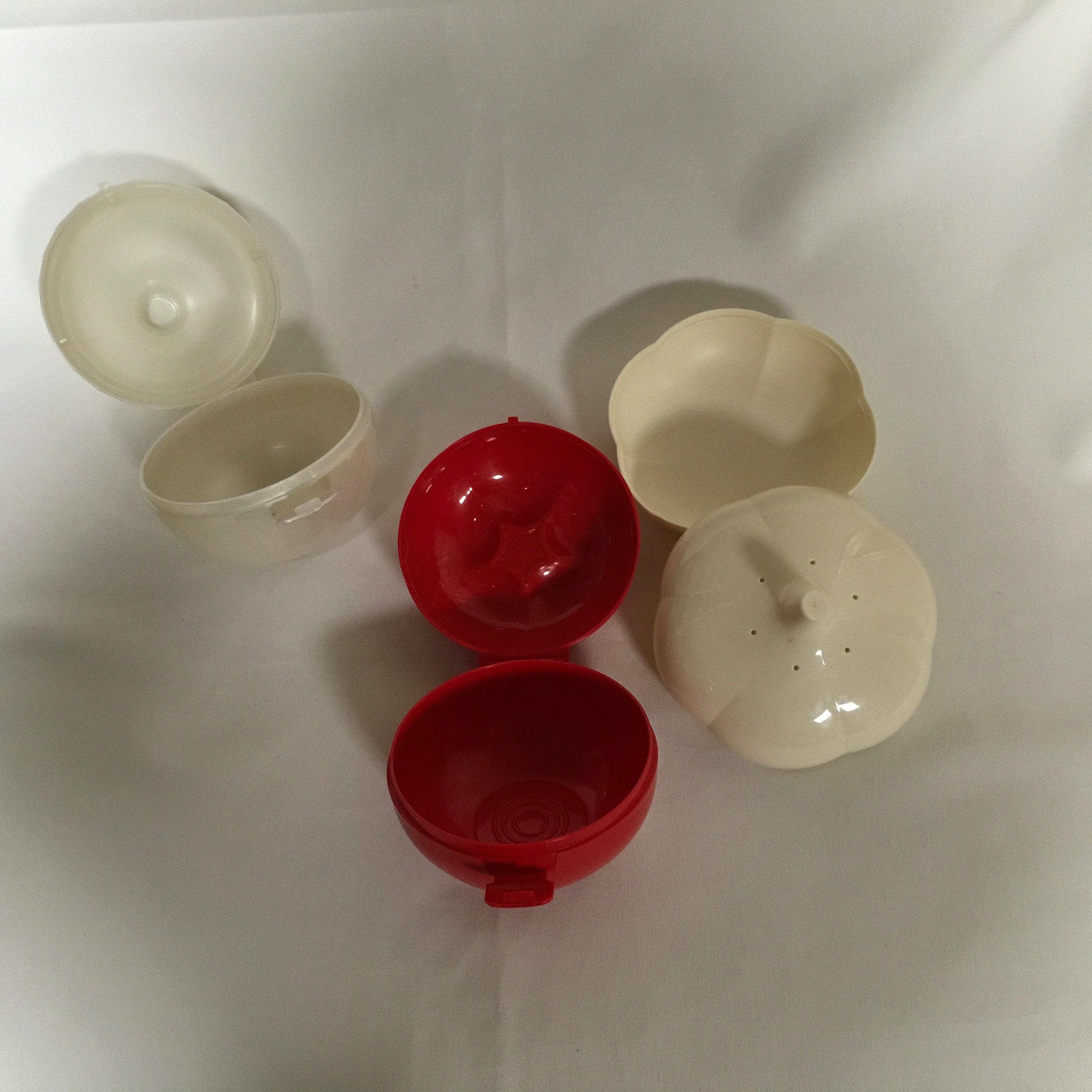 Tupperware Garlic Keeper Onion Keeper Tomato Keeper Locks in Freshness